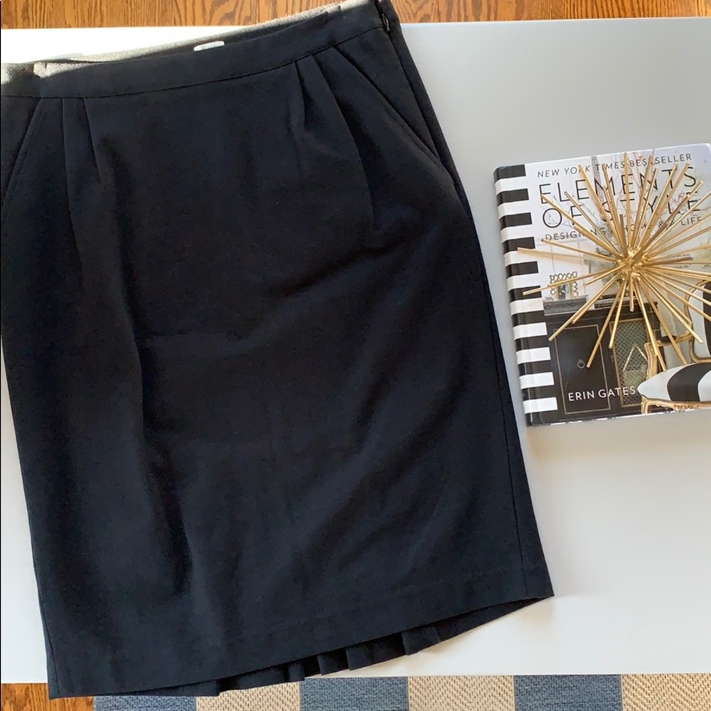 Black Banana Republic pencil skirt